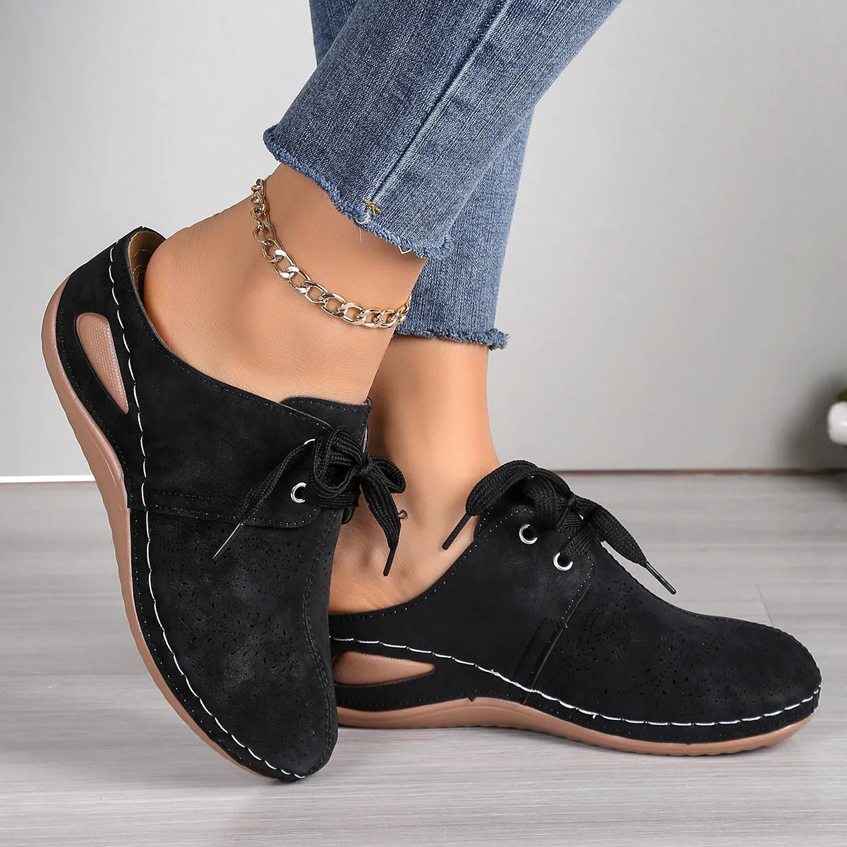 Women's lace-up wedge slippers in suede with hollow-out design and rubber sole