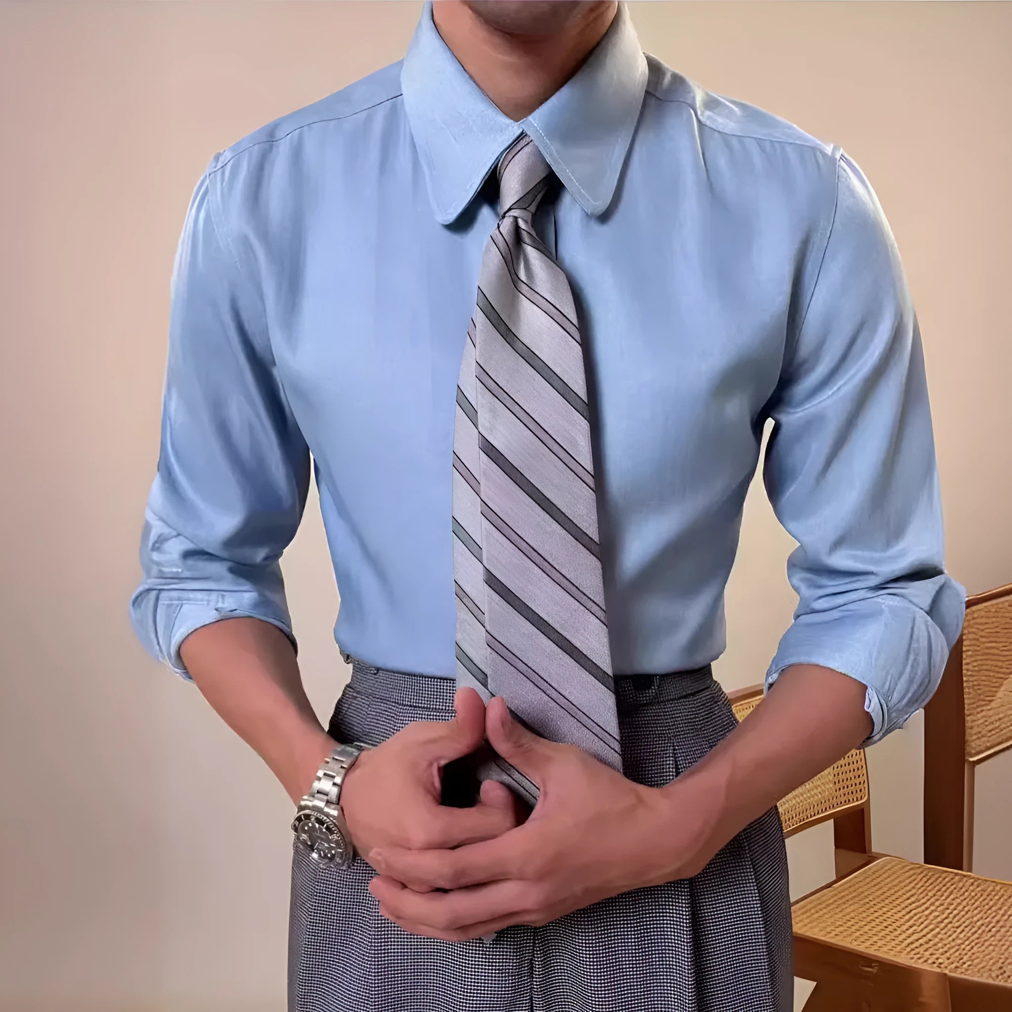 Men's slim fit round collar business shirt in blue rayon-polyester blend fabric