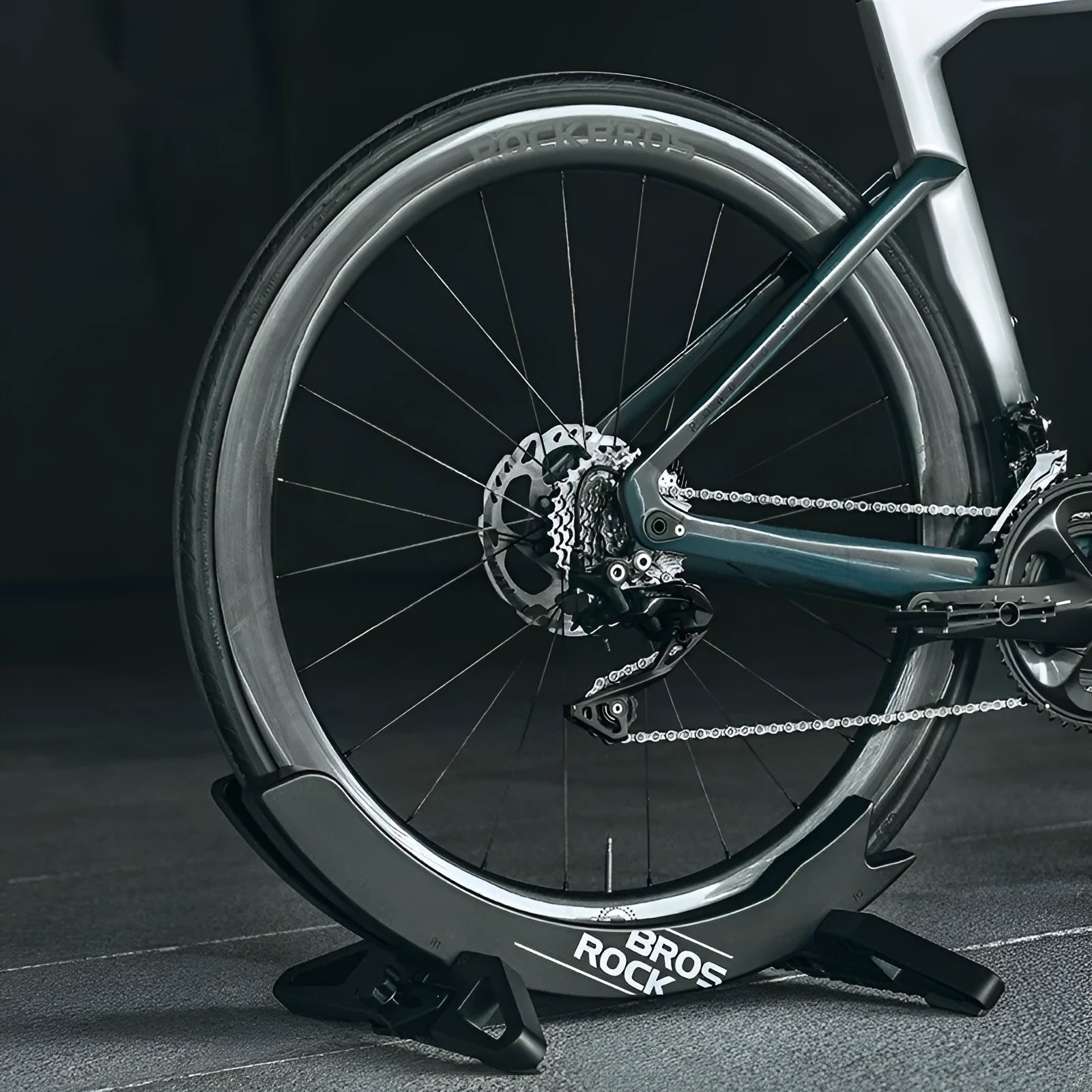 Black ABS plastic floor-standing bicycle parking rack holder for road and mountain bikes