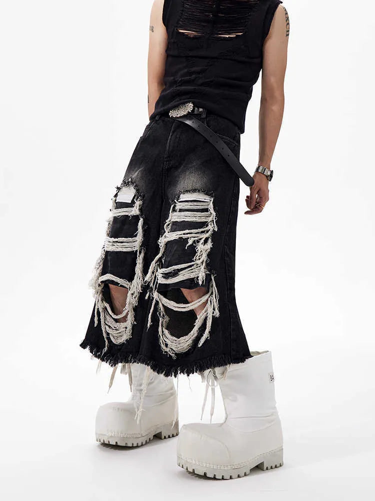 Black women's cropped wide-leg jeans with a mid-high waist and loose fit