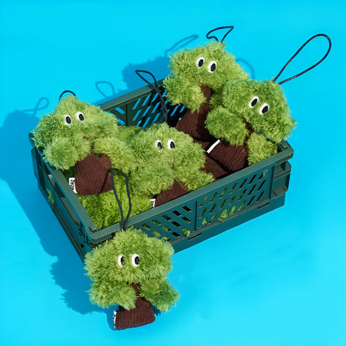 Pine tree shaped catnip toy pendant for cats in three sizes