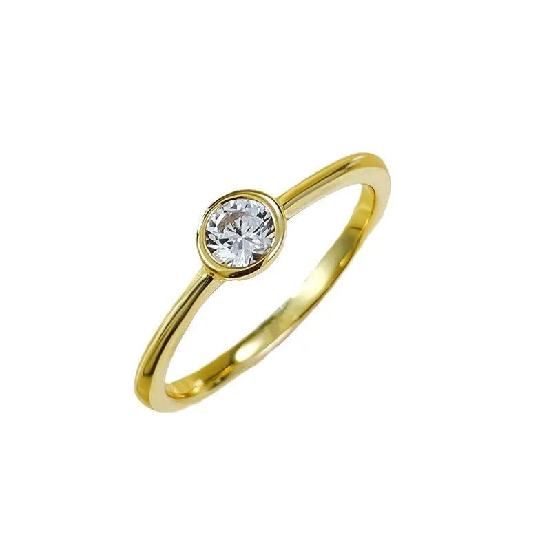 Minimalist women's silver ring with crown shape and line engraving in electroplated gold or platinum finish