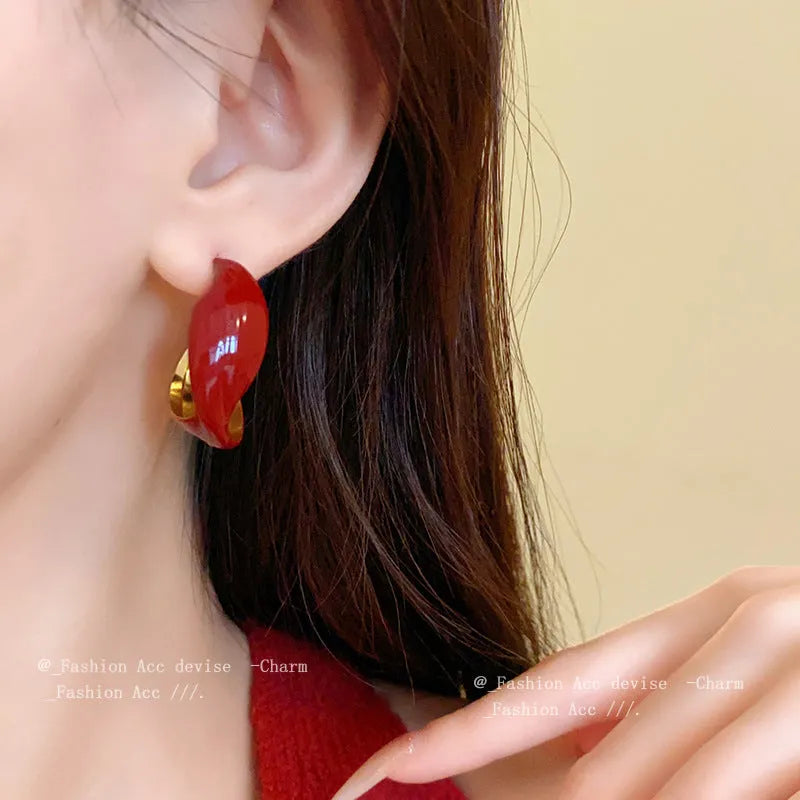 Retro geometric drip oil earrings for women U-shaped iron silver needle vintage style