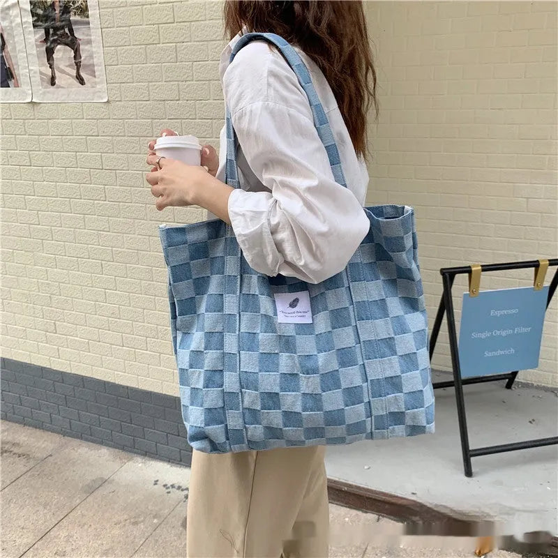 Large canvas shoulder bag for women with three-dimensional pocket in Oxford cloth fabric