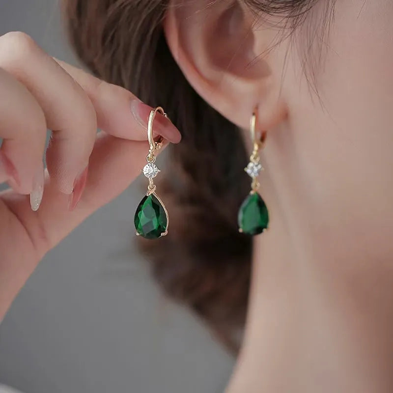 Emerald green geometric teardrop alloy earrings with contemporary jewellery design