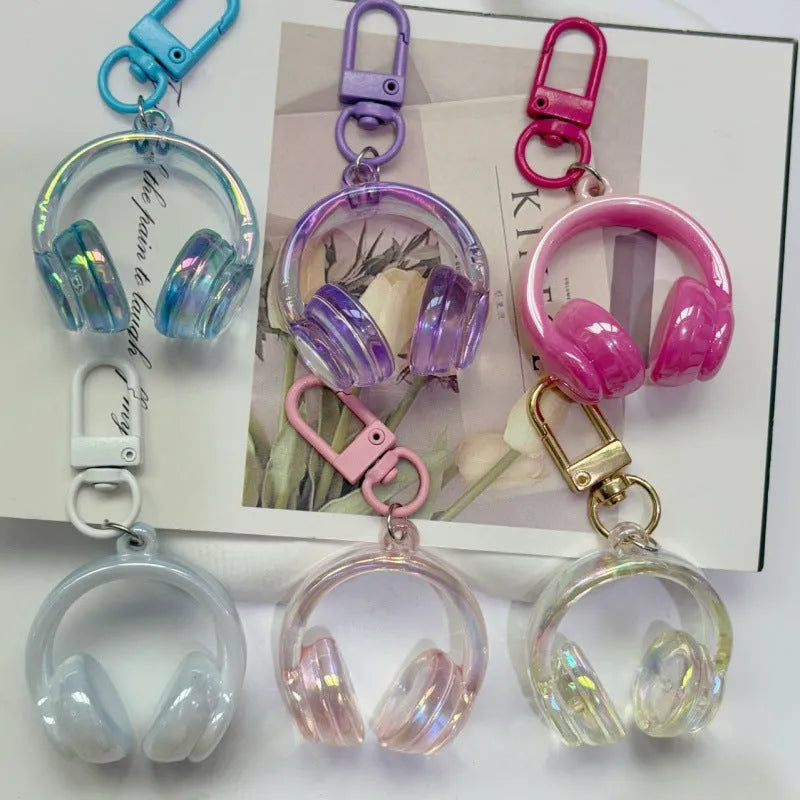 Small earphone pendant keychain with baking varnish finish in five colours silver black pink purple white