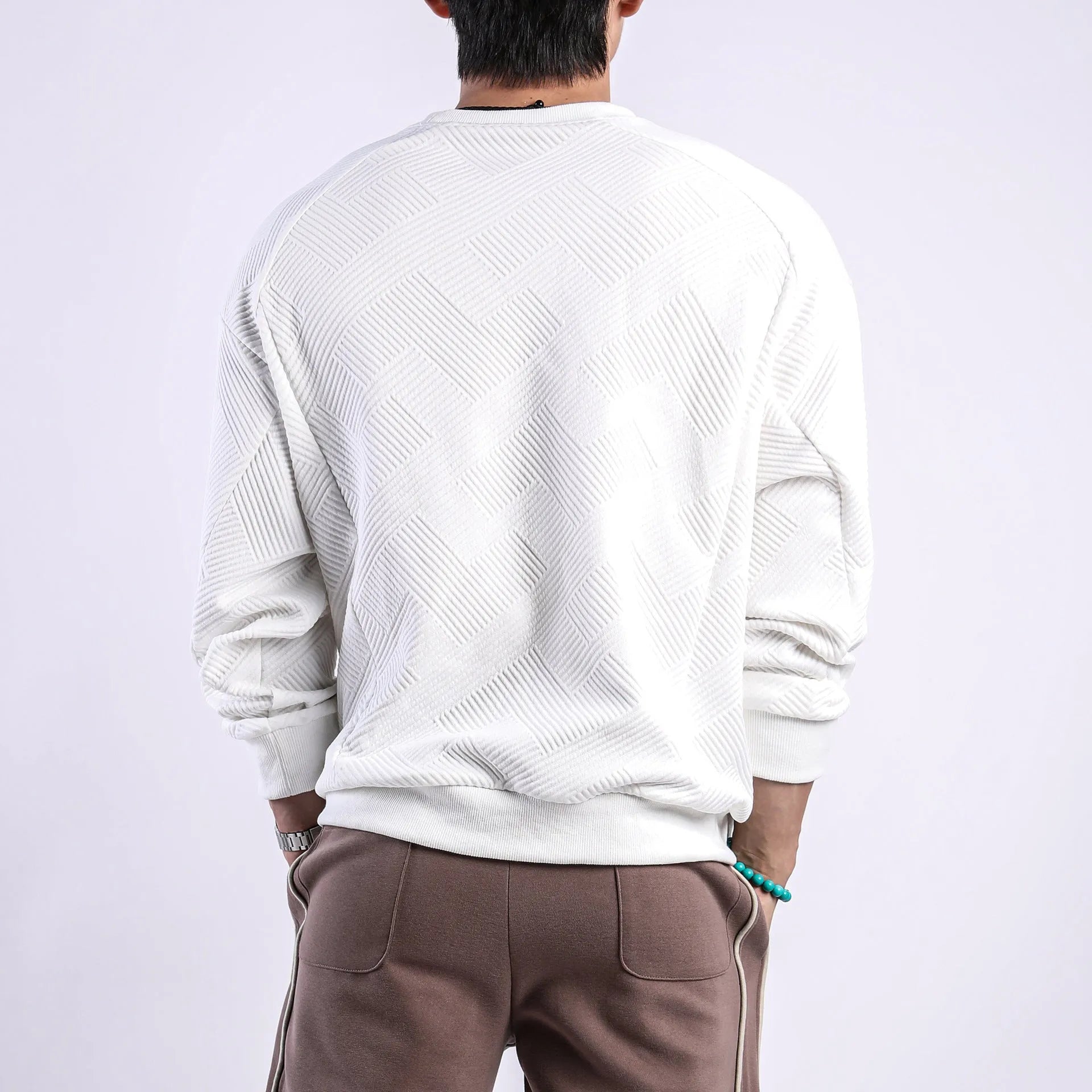 Men's loose fit twill jacquard pullover sweater with long sleeves and round neck