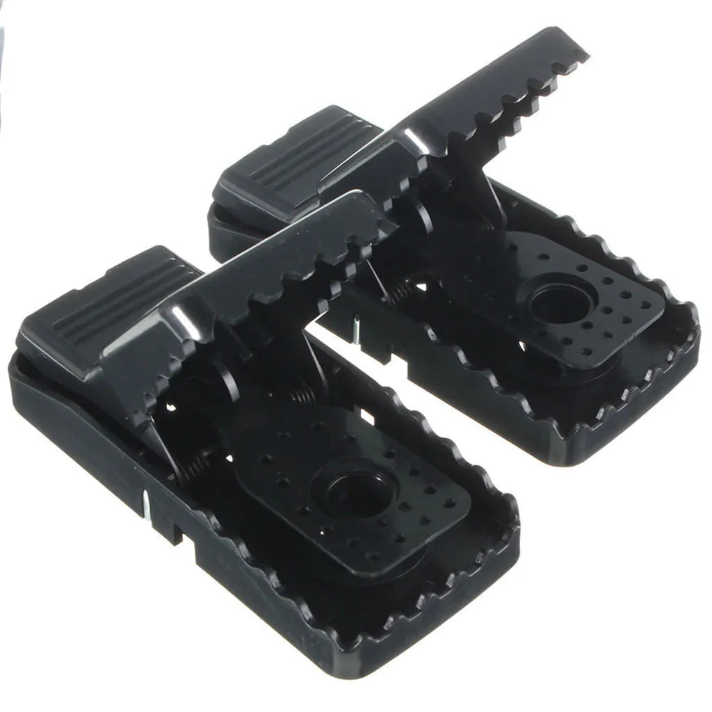 Six black snapping mousetraps made of PC+ABS plastic, shown with a ruler indicating 11cm length.