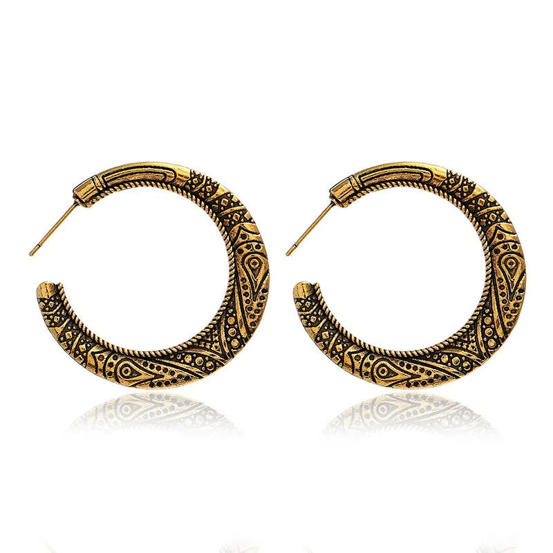 Vintage engraving C-shaped alloy earrings in bronze and silver colour options