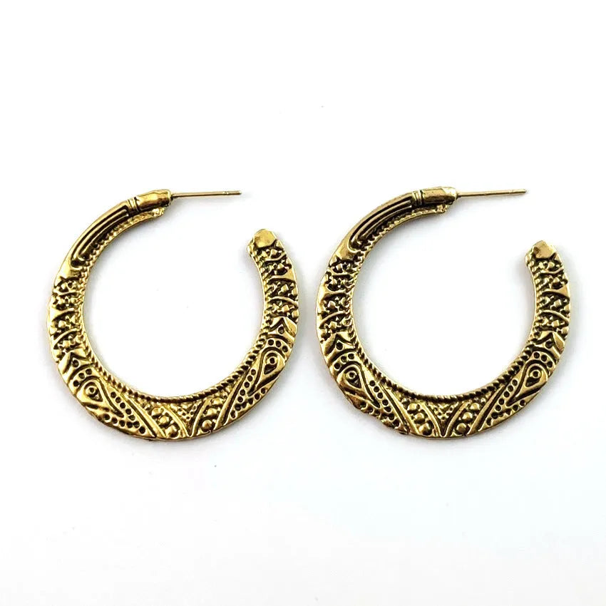 Vintage engraving C-shaped alloy earrings in bronze and silver colour options
