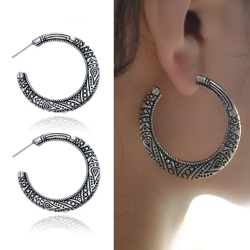 Vintage engraving C-shaped alloy earrings in bronze and silver colour options