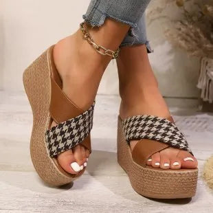 Women's wedge sandals with cross leopard plaid pattern and rubber sole