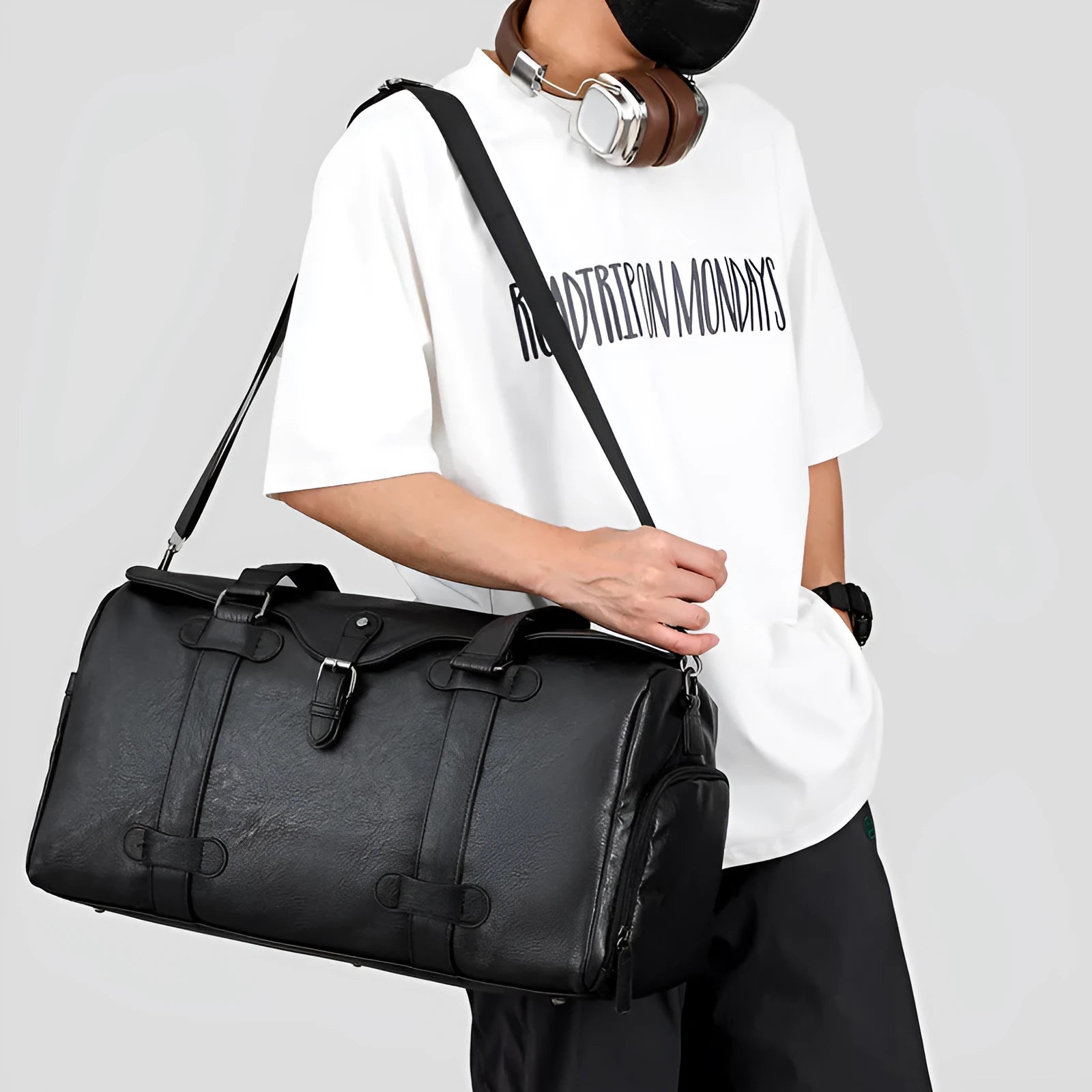 Black PU men's travel bag with large capacity, waterproof and wear-resistant, 52x27x27cm