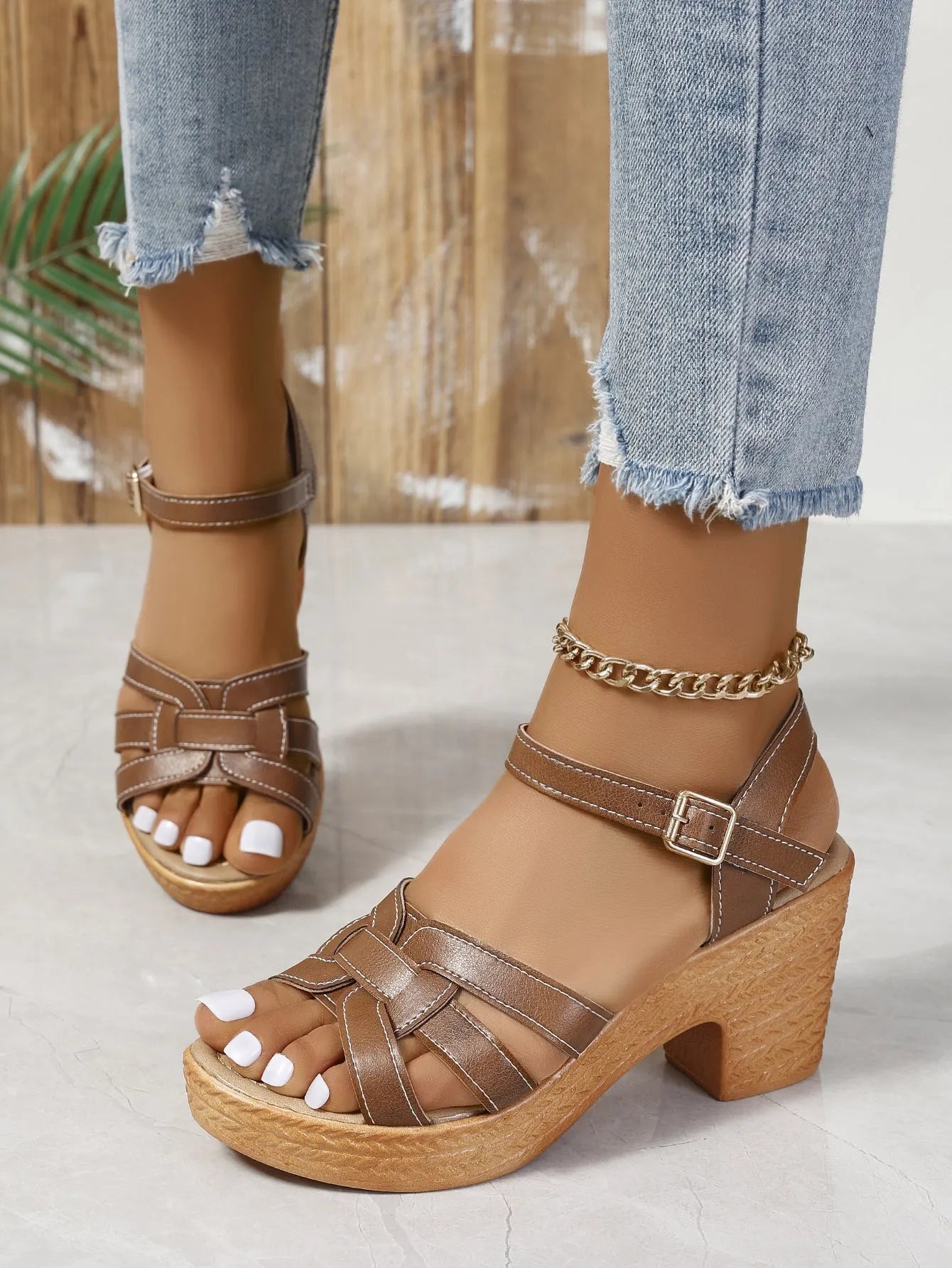 Plus size Roman women's peep toe chunky heel sandals with ankle-strap buckle in black colour