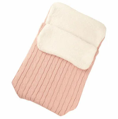 Envelope-style baby stroller sleeping bag in a plain colour with thick cotton wool filling and lamb cashmere lining.