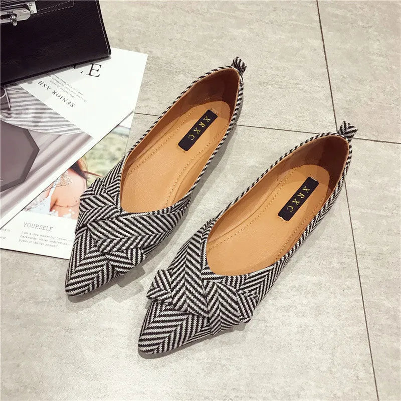Women's red and black Korean-style pointed toe low-heel court shoes with cotton upper.
