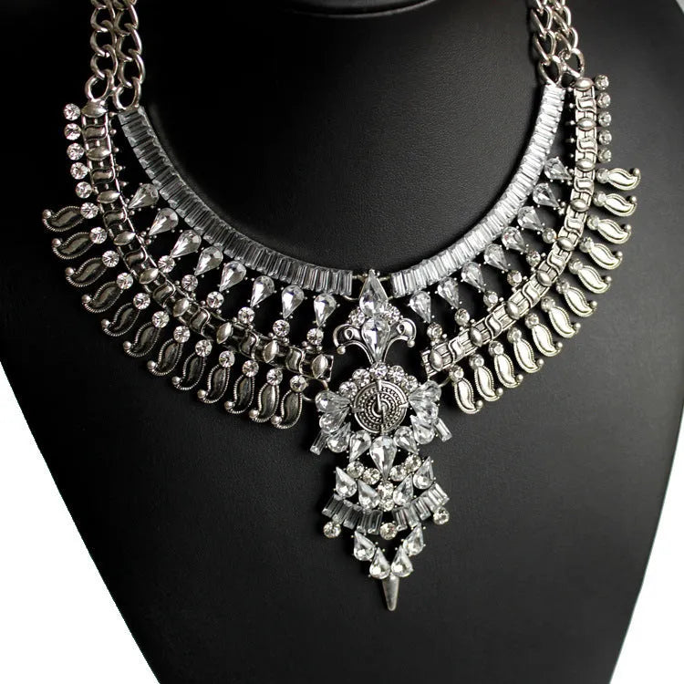 Alloy diamond short necklace with floral flower design and crystal detailing