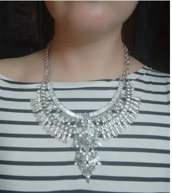 Alloy diamond short necklace with floral flower design and crystal detailing