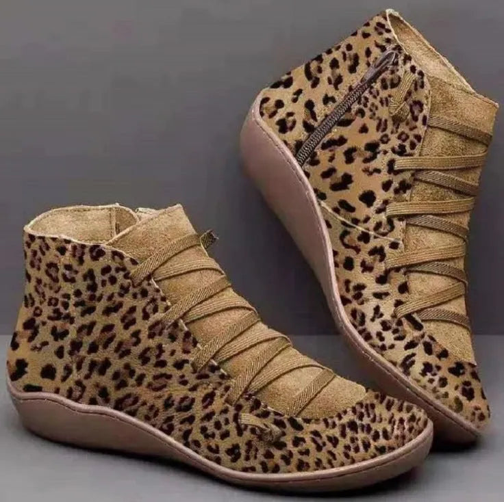 Women's casual round-toe ankle boots with a wedge heel in artificial PU, shown in multiple colour options.