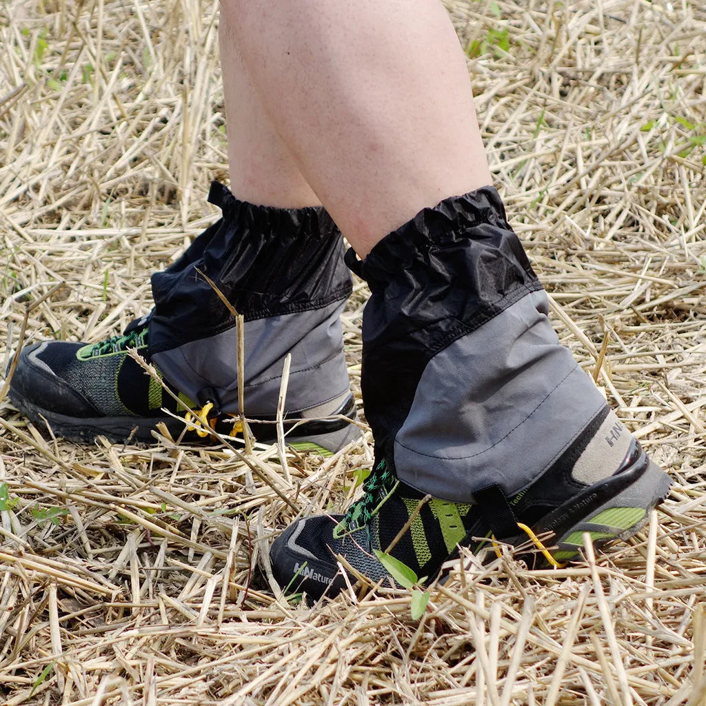 Nylon splash-proof breathable foot cover in black, width 22cm, height 20cm, for outdoor hiking and trail running