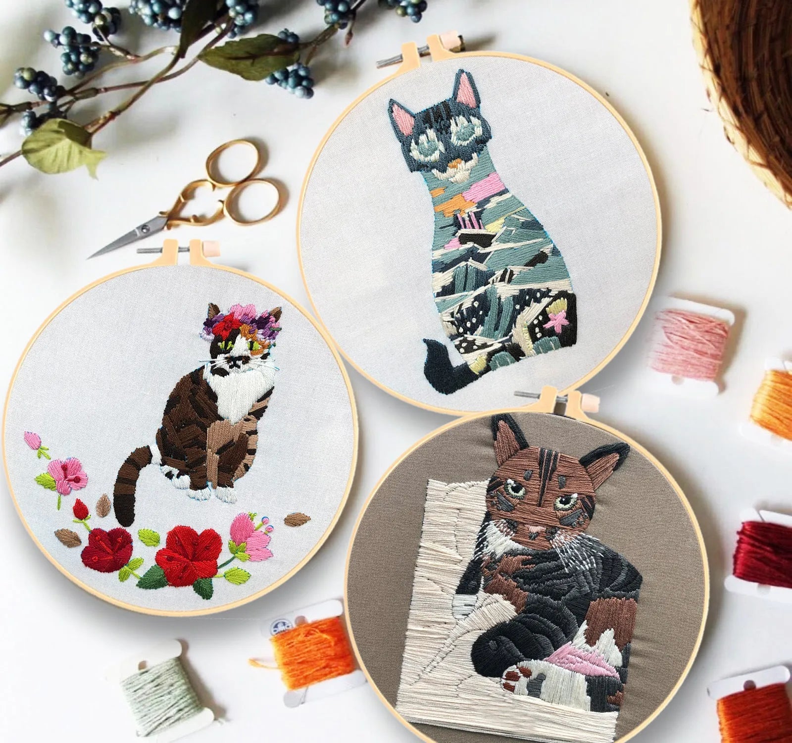 Cross stitch embroidery kit with cotton and linen materials for three-dimensional cat designs