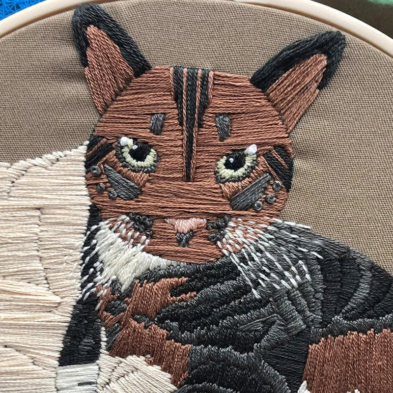 Cross stitch embroidery kit with cotton and linen materials for three-dimensional cat designs