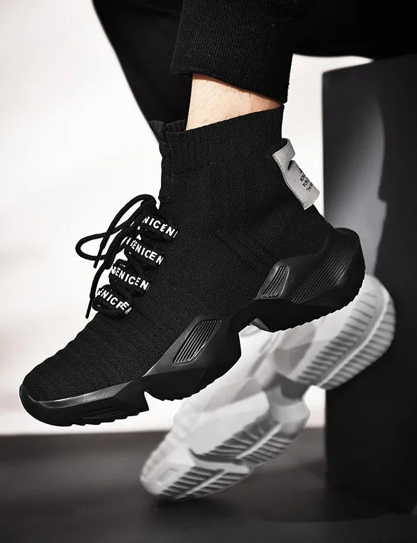 Men's black and white casual sports shoes with mesh lining available in sizes EU 39 to 47