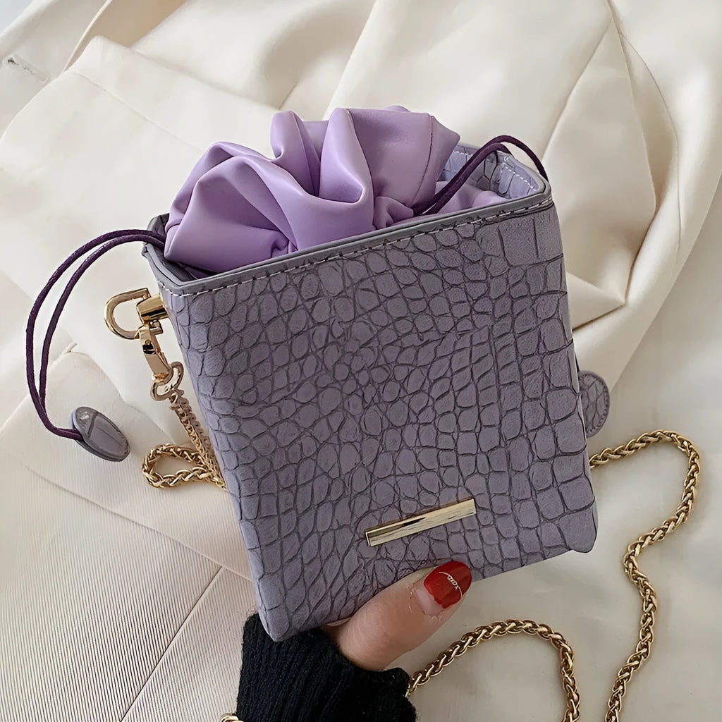 Women's small bucket-shaped chain messenger bag in multiple colours with zip closure