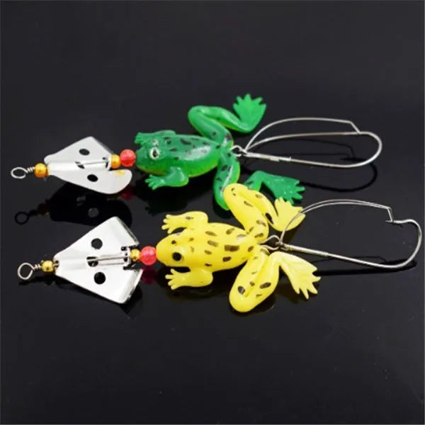 Frog-shaped fishing lure with revolving sequins and anti hanging bottom hook, 6.2g, on a white background