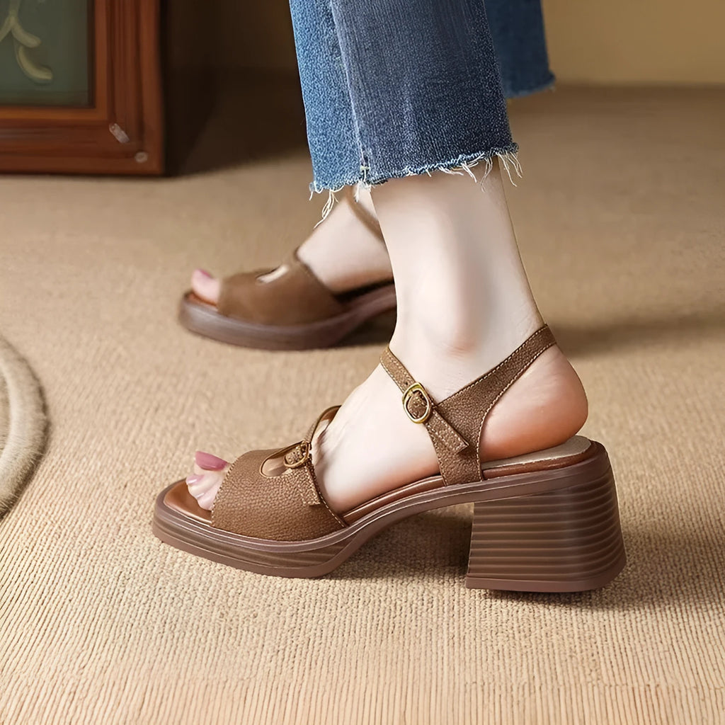 Women's retro platform sandals with square toe design, open toe, rubber soles and PU upper in milky white colour