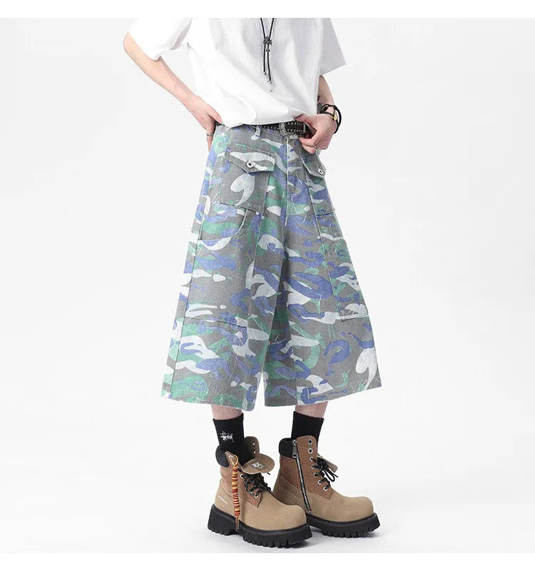 Men's camouflage cropped denim trousers with straight leg and utility pockets