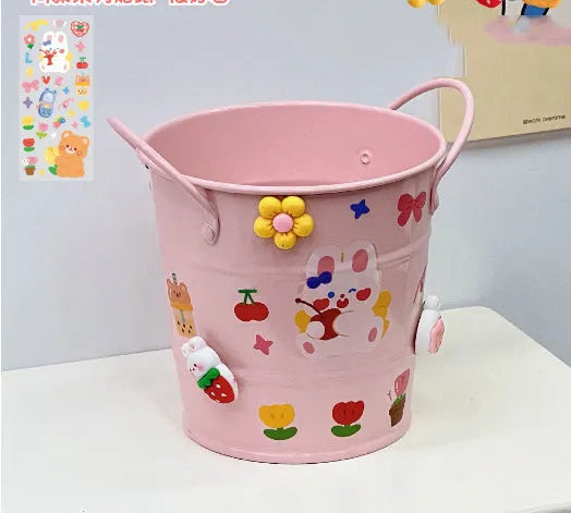 Round metal desk pen holder in various colours with decorative design