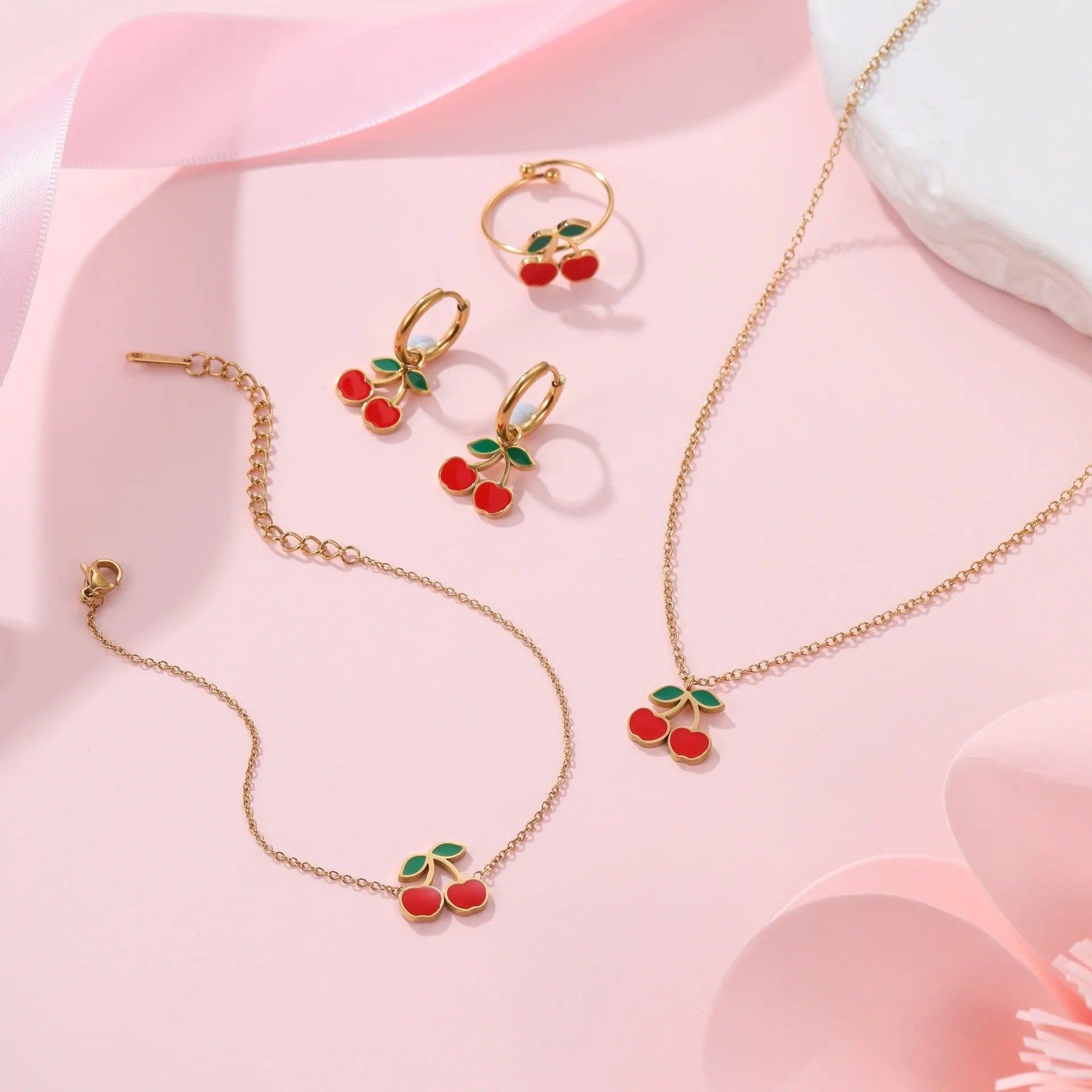 Cherry jewellery set with necklace, bracelet, earrings and ring in stainless steel with 18K gold plating