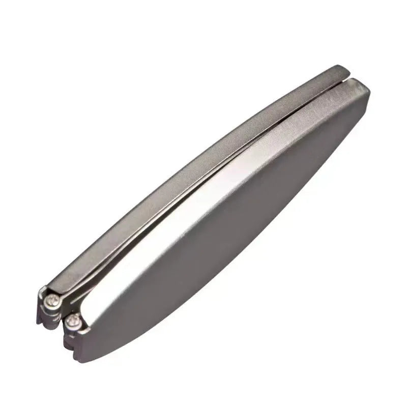 Folding pocket presbyopic glasses for men with metal frame in black or silver colour options