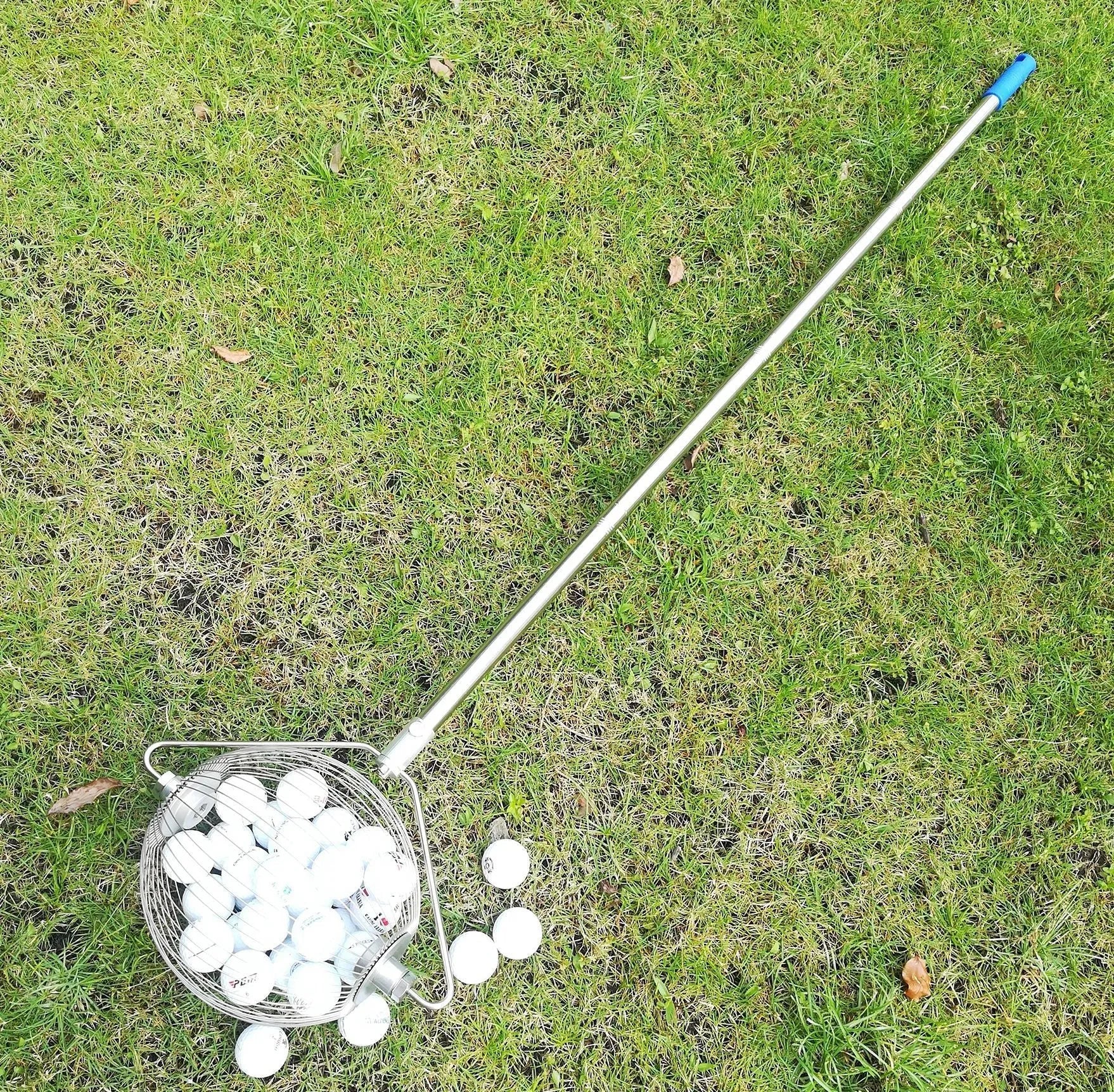 304 stainless steel golf ball picker with metal colour finish for retrieving practice balls.