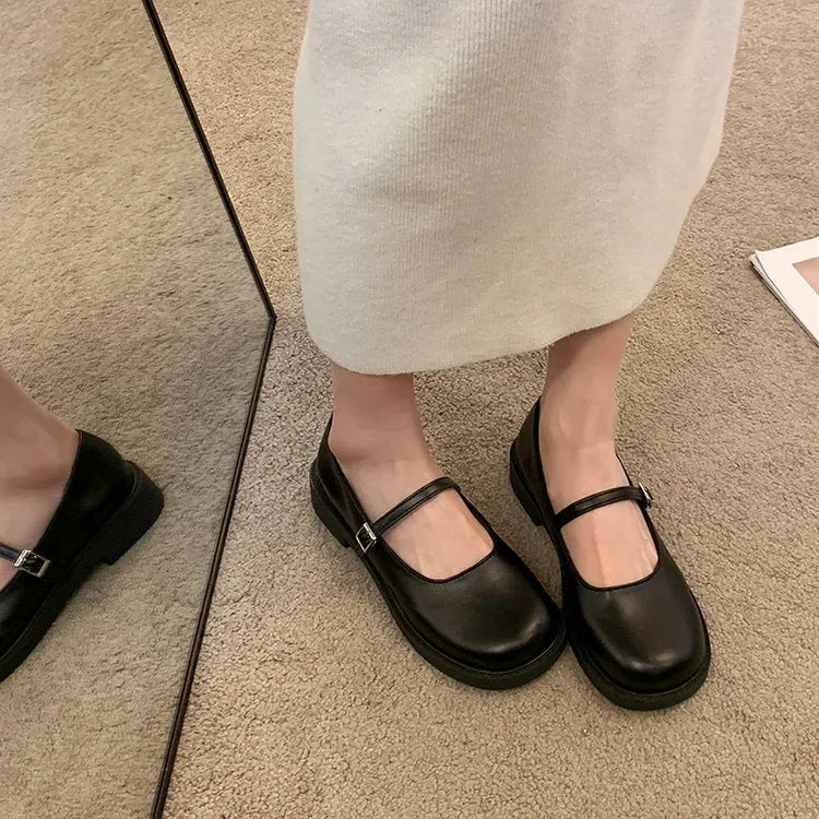 Women's solid colour vintage French style PU leather flat shoes with round toe