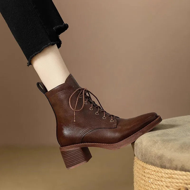Women's black ankle boots with pointed toe and 13cm shaft