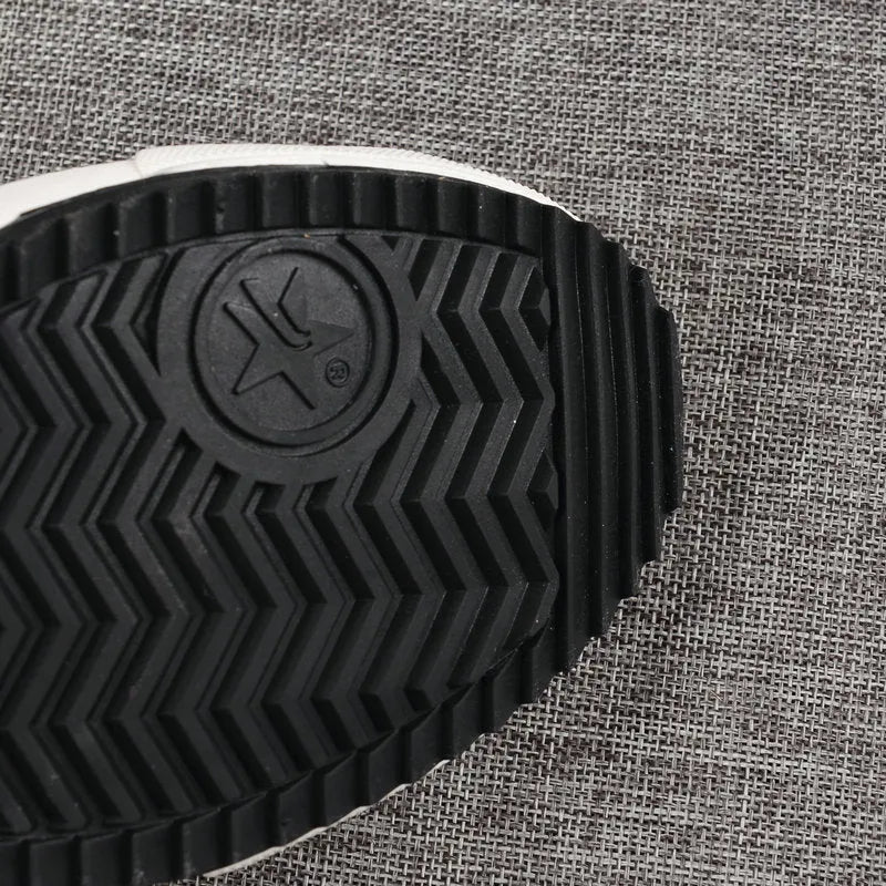 Velcro student canvas shoes in high-top design with canvas upper and vulcanised rubber sole