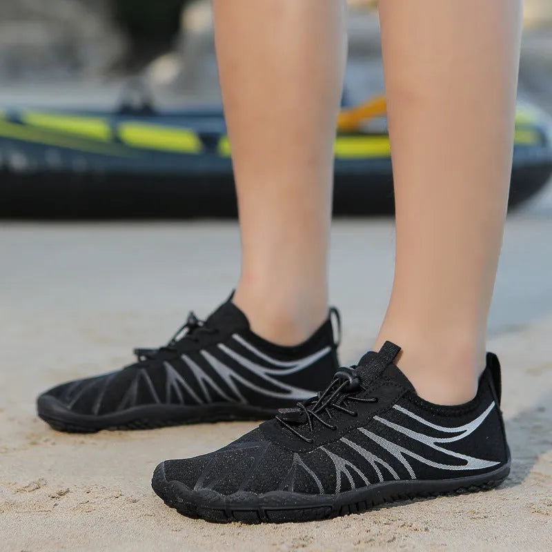 Casual low-top sports shoe with lace-up front in multiple colour options.