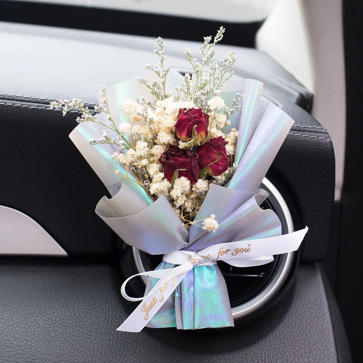 Handmade dried flower car vent aromatherapy ornament with fragrance slice