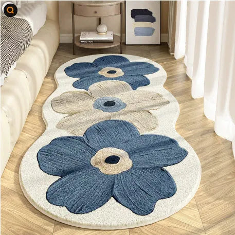 Colourful flower-shaped bedside blanket with floral print on a soft imitation cashmere texture