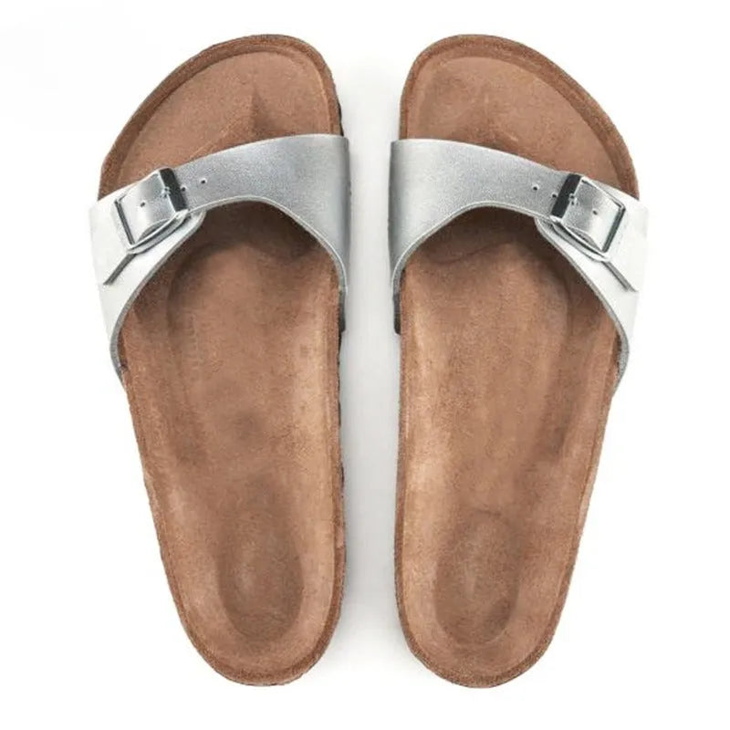 Fashion flat non-slip holiday travel beach slippers with EVA sole in black, sizes 35 to 46