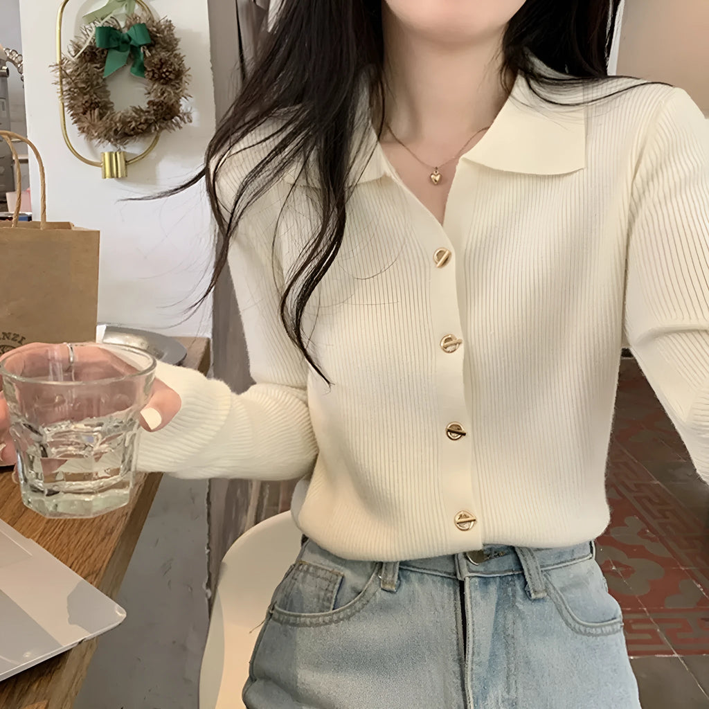 Women's loose-fit long sleeve knitted cardigan in viscose, shown in beige colour.