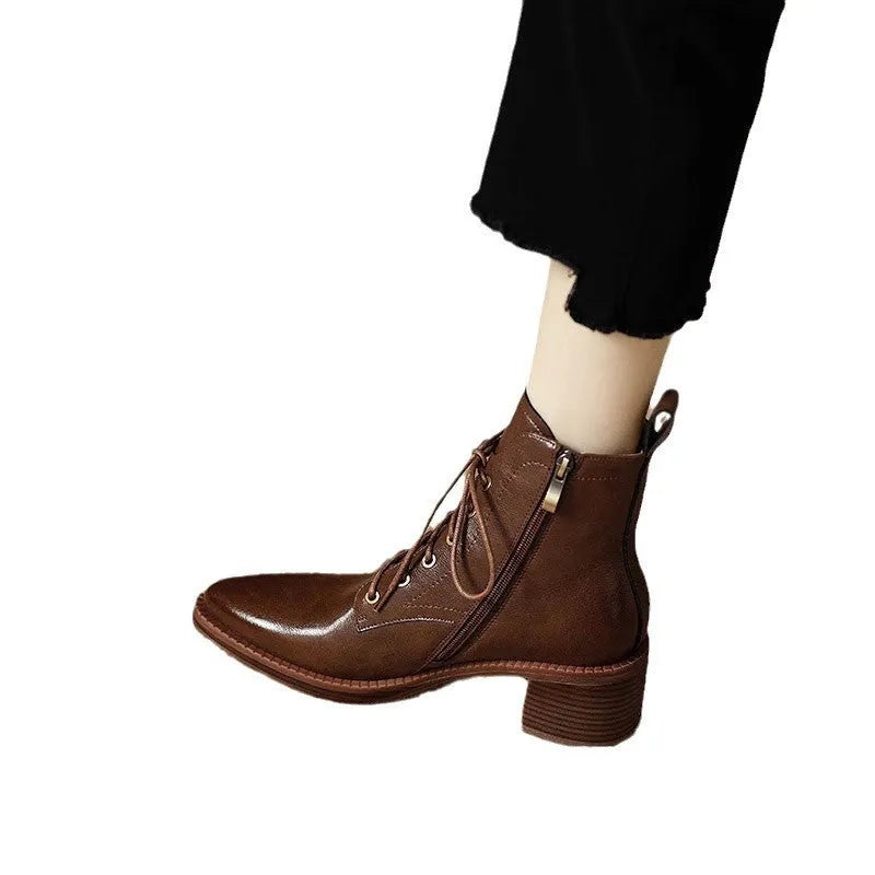 Women's black ankle boots with pointed toe and 13cm shaft