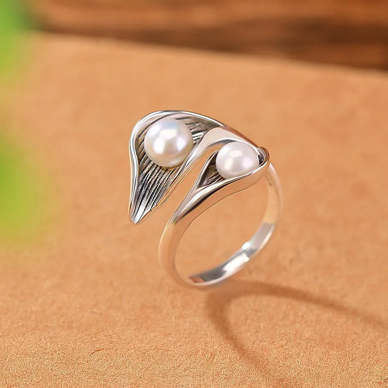 Silver adjustable ring with pearl inlay geometric calla ball design for women