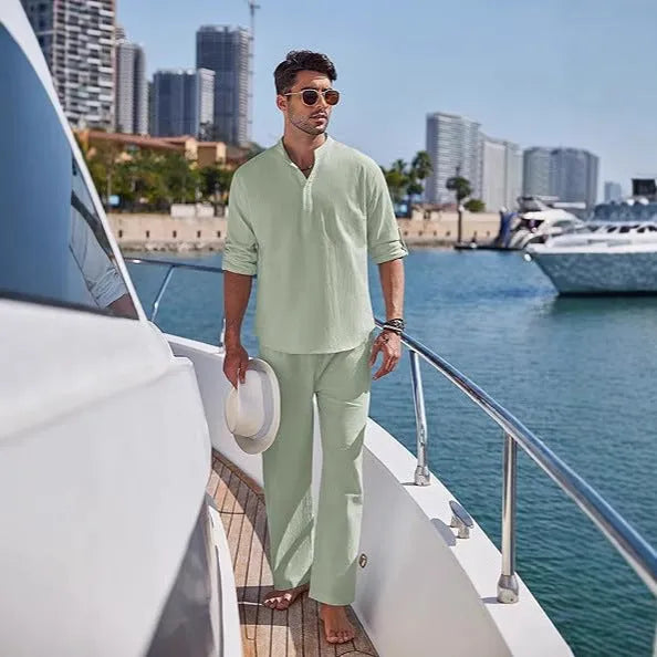 Men's casual cotton two-piece suit with long sleeves and trousers in a solid colour