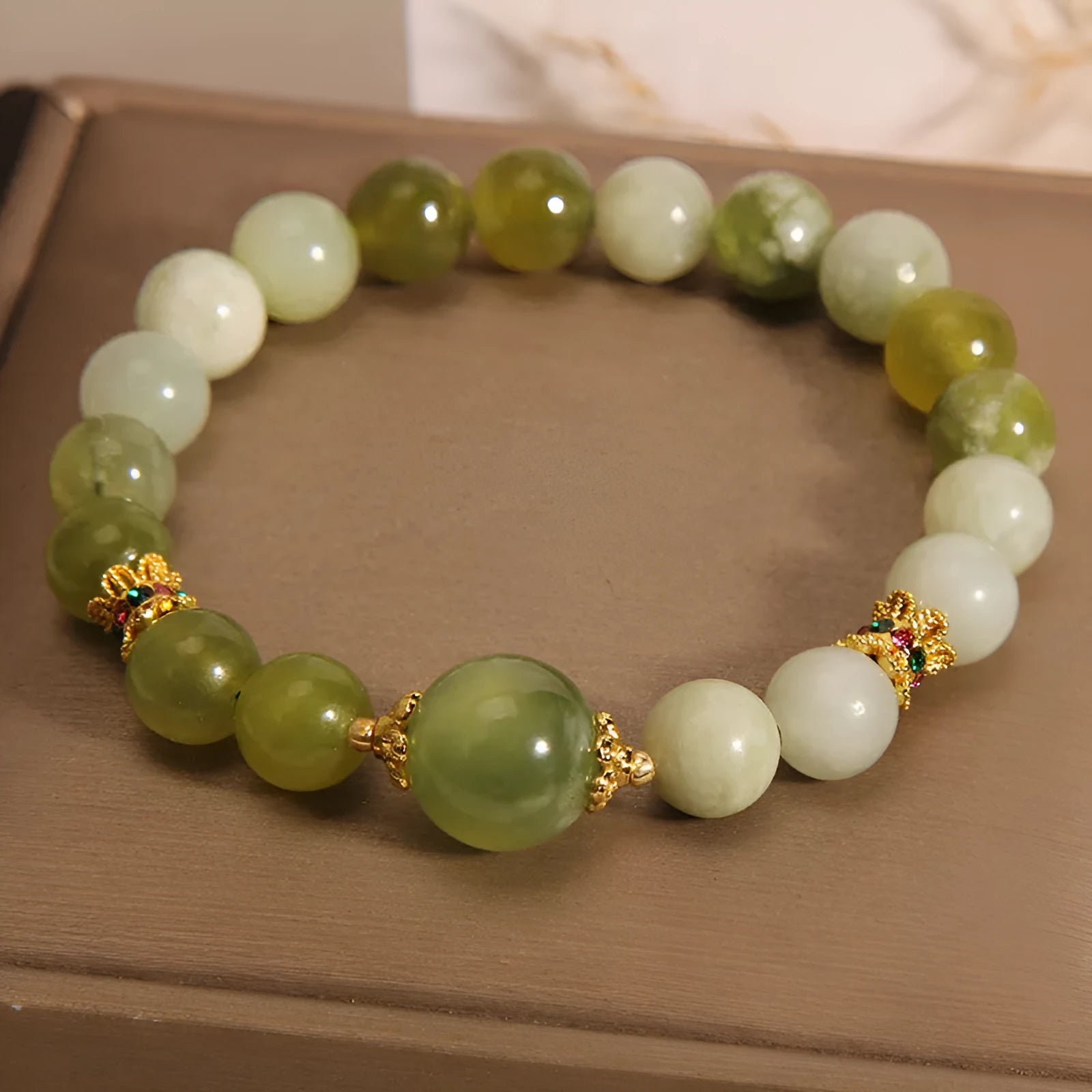 Xiuyan jade green women's bracelet with original design on wrist