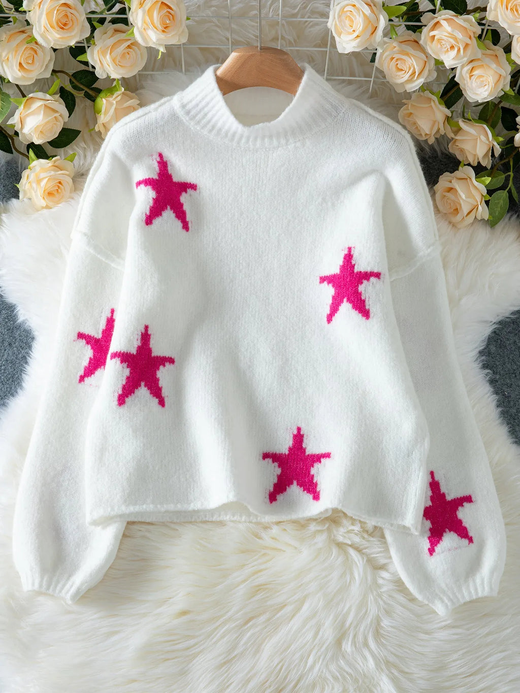 Women's white imitation velvet turtleneck pullover with five-pointed star pattern