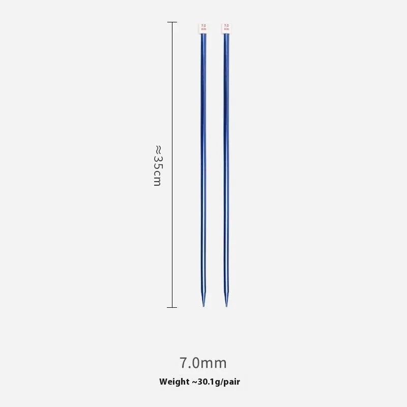 Set of aluminium crochet hooks in 14 sizes from 2.0mm to 10.0mm with protective end caps