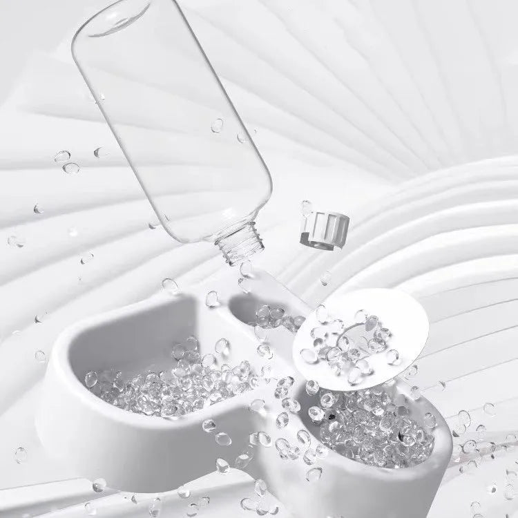 White automatic cat water fountain with 2.8 litre capacity and four flow mode settings